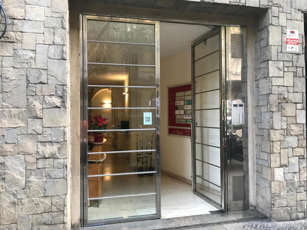 Fisa Rentals Aribau Βαρκελώνη Εξωτερικό φωτογραφία